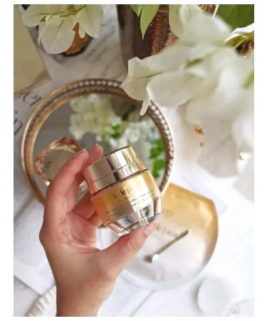 Cle de Peau Skin cream around the eyes of anti -aging - Buy Online on GoSupps.com