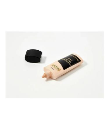 MAX FACTOR Tonal base Lasting Performance 095 - Buy Online on GoSupps.com