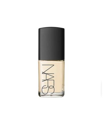 NARS Tonal remedy giving the skin a radiance of Fiji