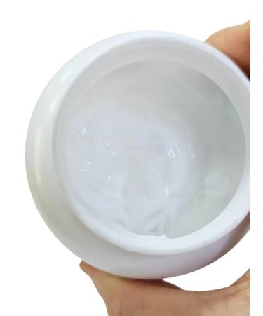 Aron Moisturizing body cream with vitamin E and 200 ml - Buy Online on GoSupps.com