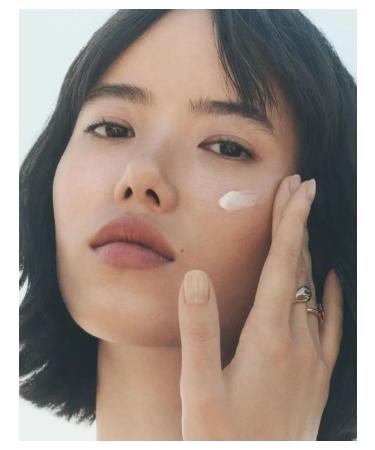 La Mer Moisturizing soft face cream (mini-version) 7ml - Buy Online on GoSupps.com