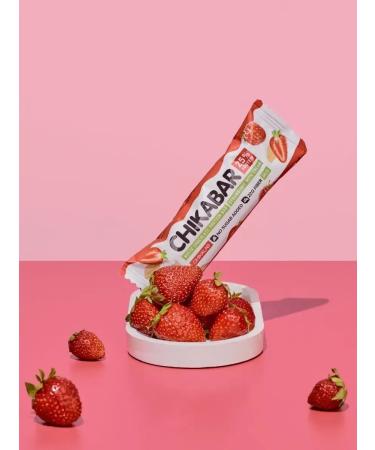 Chikabar protein bars strawberries 12pcs x 60g - Buy Online on GoSupps.com