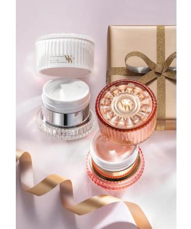 creams Face cream with the effect of radiance - Buy Online on GoSupps.com