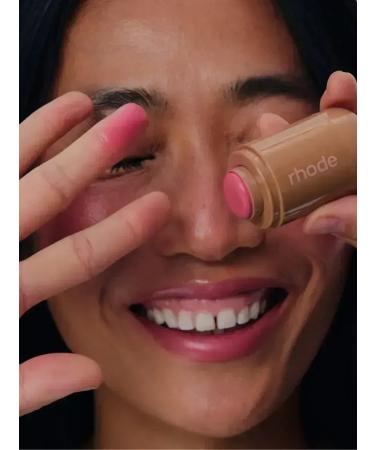 Rhode Facial blush in the shade of Juice Box - Buy Online on GoSupps.com