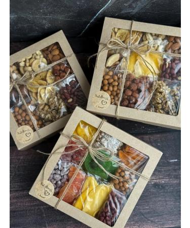 Set of nuts and dried fruits Gift - Buy Online on GoSupps.com