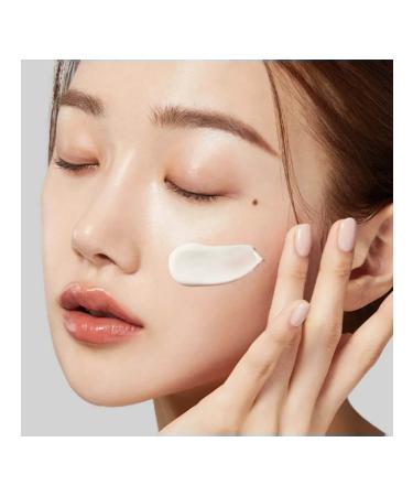 Medicube Moisturizing face for narrowing the pores Zero Pore Cream - Buy Online on GoSupps.com