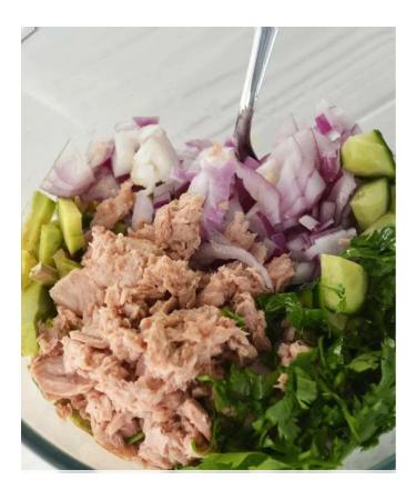 Tuna Pelican in its own juice for salads 3po 185g - Buy Online on GoSupps.com