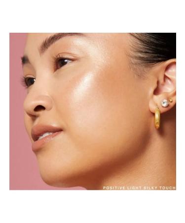Rare Beauty Highlighter Rare Beautu Positive Light Silky Ton Flaunt - Buy Online on GoSupps.com