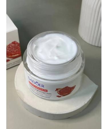 cream for the face moisturizing with a grenade extract - Buy Online on GoSupps.com