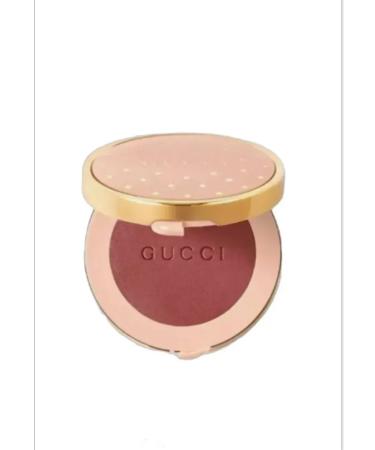 Gucci Blue for cheeks and eyes The quality of Lux 06 Soft Peach