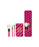 MAC Nut Cracker Sweet Essential Brush Kit - Premium Quality | International Shipping Available - Buy Online on GoSupps.com