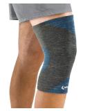 Mueller FIR 4-Way Stretch Knee Support - Black Large/X-Large (20"-22") | International Shipping Available - Buy Online on GoSupps.com