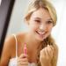 Honbay 100PCS Disposable Lip Brushes - Lip Gloss Applicators & Lipstick Wands for Women | Quality Makeup Brushes in 2 Colors - International Shipping Available - Buy Online on GoSupps.com