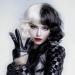 Cruella Deville Wigs Black and White Wigs Short Curly Wig & Wig Cap Wavy Curly Wigs Halloween Cosplay Party Wig for Women Men Halloween Decoration Cosplay supplies