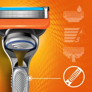 Gillette Fusion5 Proshield Chill 4 Cartridges - Ergonomic Handle