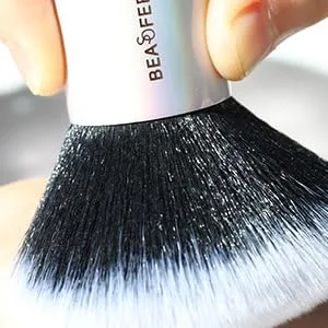 Blusher Brush Large Makeup Brushes Round Brush Head Wide Coverage Powder Foundation Brush Synthetic Bristles for Bronzer Powder Blush or Highlighter Kabuki Make up Brushes - Bright 02 silver - Makeup Brushes