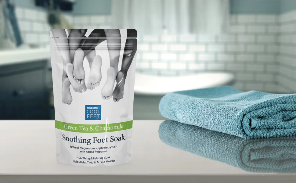 Escenti Cool Feet Soothing Green Tea & Chamomile Essential Foot Soak - foot soak