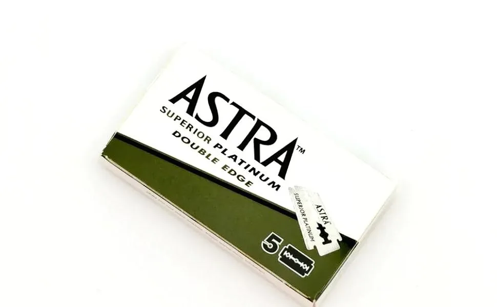 10 Astra Superior Platinum Double Edge Razor Blades For Professional Barbers And Traditional Shaving Enthusiasts - astra