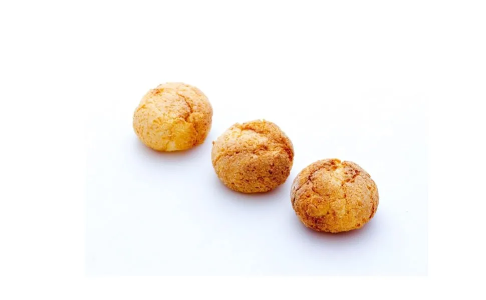 Amaretti Gift Box | Traditional Soft Amaretti Maccaroon Biscuits | Authentic Italian | Individually Wrapped In a Green Window Gift Box | Amaretti del Chiostro 145g - traditional Soft Amaretti Biscuits Authentic Italian Gift Box ?Amaretti del Chiostro