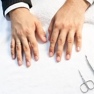 K-Pro - Nail Scissors for Fingernails - Professional for Men and Women - Curved (Pink) - Hand with well-groomed nails