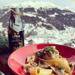 Uma Extra Virgin Olive Oil | Rich Aroma & Balanced Taste | Ideal for Cooking & Dressing | Cold Extraction | Premium Italian Blend | 2 x 250ml - Olive OIL