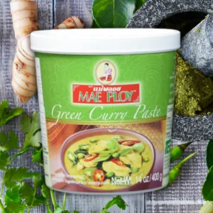 Mae Ploy Thai Green & Red Curry Paste 400g Each + World Food Shop 20ml Measuring Scoop | Authentic Thai Curry Paste Hot And Mild Chilli Asian Food - Mae Ploy, Green Curry Paste, Red Curry Paste, 20ml measuring scoop, World Food Shop