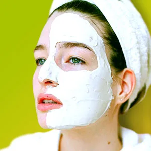 Elixir Gardens Citric Acid Fine Grade | 100% Anhydrous GMO Free | 250g - 25kg | Supplied in a Bag or Tub | 10kg Bag - Woman wearing half a face mask on green and yellow background