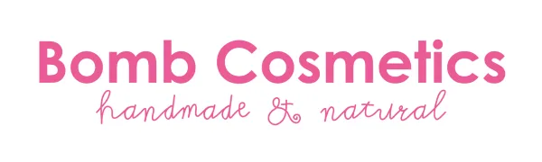Bomb Cosmetics It's a Cracker Handmade Bath Blaster Gift Pack Contains 3-Pieces 160 g Each Contents May Vary 1 count (Pack of 1) It's a Cracker - bomb cosmetics