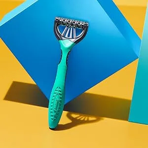 WILKINSON SWORD - Xtreme 3 For Men | Sensitive | Pack of 8 Disposable Razors Grreen 8 count (Pack of 1) - Xtreme 3 Sensitive Razor