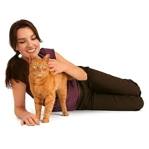 PRO PLAN VETERINARY DIETS NF Advanced Care Renal Function Dry Cat Food 1.5kg - Cat and owner
