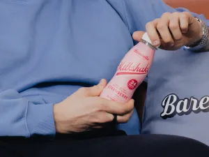 Barebells Protein Shakes | Post Workout Milkshake Drinks | High Protein Low Carb Shakes | No Added Sugar Gluten Free Lactose-Free Protein Shake | 24g Protein | RTD | 8x330ml | Raspberry Flavour - Barebells Milkshake Protein Shake protein shaker RTD after workout snacks vanilla protein enriched