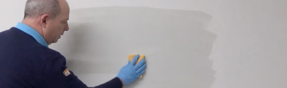 Palace 643300 Langlow Sugar Soap Liquid 500 ml (0643300) - Sugar Soap Liquid applied to a wall