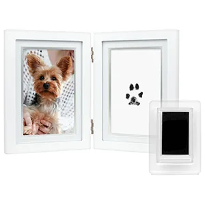 Pearhead 83017 Pawprints Desk Frame Ink White Frame Ink - Der Pfotenabdruck-Rahmen wird mit einem sauberen Touch-Stempelkissen und zwei Druckkarten geliefert.