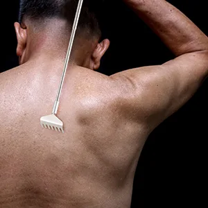 Relaxdays telescopic back scratcher extendable scratching hand for back soft handle 20 to 56 cm long stainless steel silver 1 piece - Kratzer