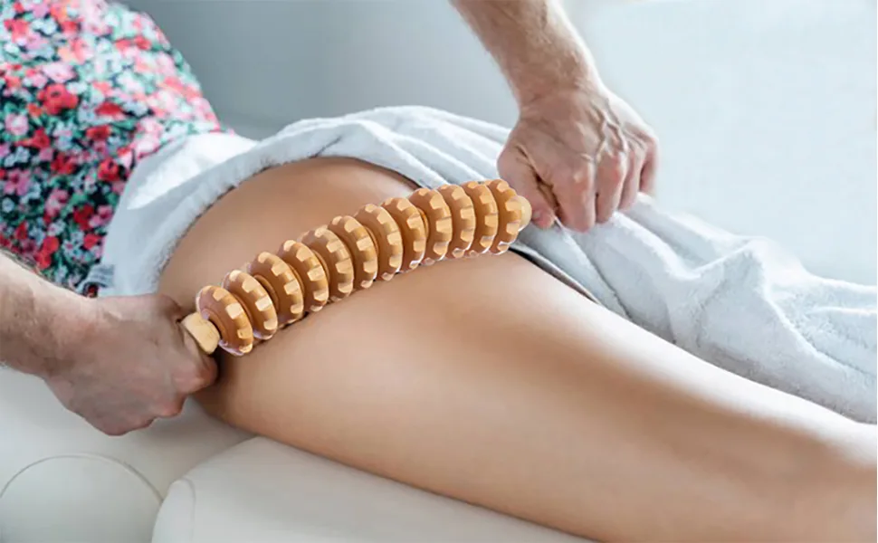 1 piece of massage roller wood back massage device wooden massage device Roller massage device with handle suitable for neck legs back body (brown) ... - product information 3