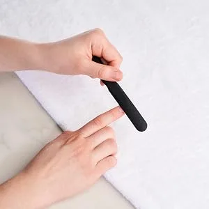 Dynesse 3 Set Nail filing: rough medium and fine files.No disposable product.Used in pedicure studios.Stainless steel with laser cut technology - Nagelfeile
