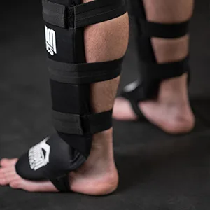 Phantom Schiensbein protector Impact Basic - Tension Protection Schiensbeinschoner Schiensbein Protection MMA Schiensbein protector Muay Thai Schienbeinschoner L -XL - Phantom Athletics Kampfsport Schienbeinschoner Schienbeinschutz Spannschutz MMA Kickboxen Muay Thai