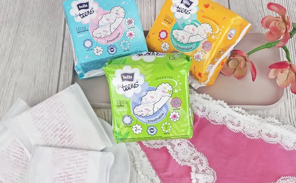 bella for Teens first period box with panty liners (3x20 pieces) and Ultra sanitary pads (3x10 pieces) - teens binden all