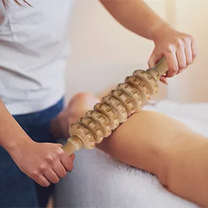 Relaxdays Massage Roller Wood Massage Stick with 2 Handles Manual Massager for Back Neck Arms & Legs Natural 1 Piece - massage gerät