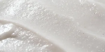 Dr.ForHair Head Scaling Shampoo 14.11 oz (400 g) - shampoo texture, white with small dots, showing texture of salt infused in formula