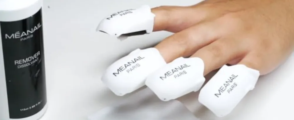 MEANAIL Paris Base Coat for semi-permanent nail polish - Vegan - extends hold - UV/LED - Step 4: Entfernen