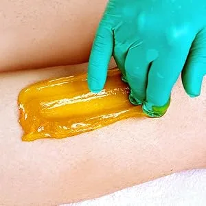 Sugaring Paste Mrs. Sugar 1x Sugar Spatula Strong Sugar Paste Hair Removal 550g (Strong) - Flicking System mit Hand Auftragen der Zuckerpaste Zuckerpaste entgegen der Haarwuchsrichtung