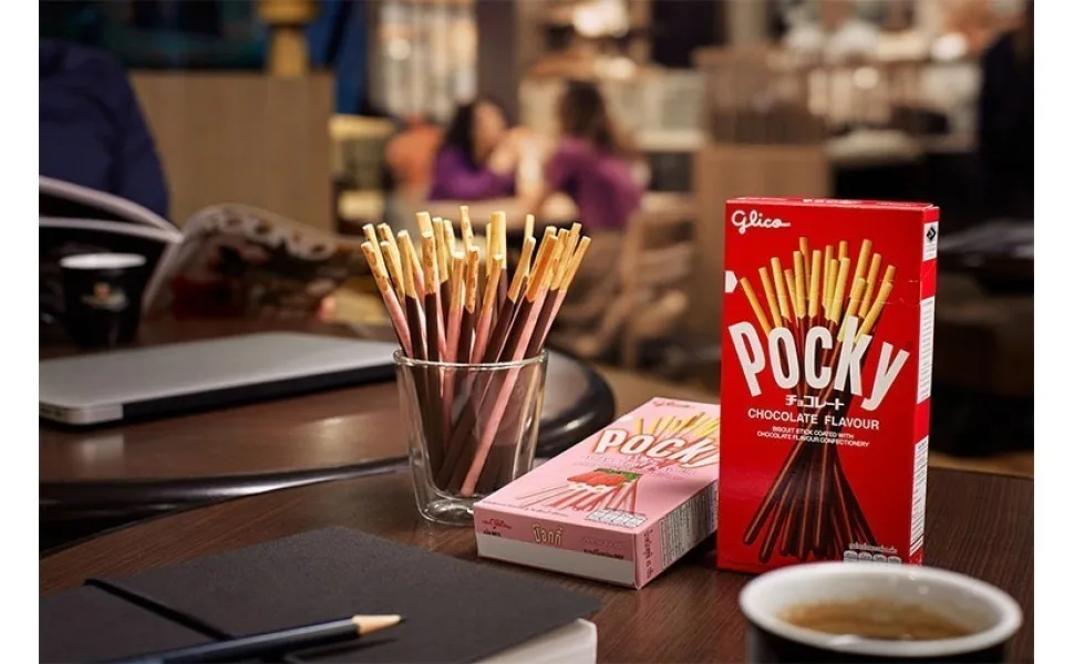 Glico Pocky Chocolate Cream Covered Biscuit Sticks (9 Individual Bags) 4.13 oz - product information 2