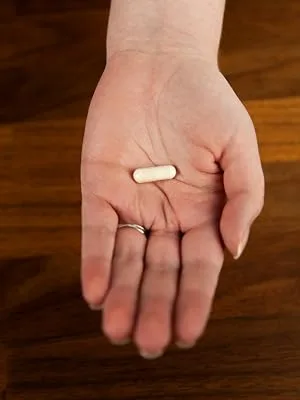 Nutricost 5-HTP 100mg 240 Capsules (5-Hydroxytryptophan) - Vegetarian Capsules Gluten Free Non-GMO - Nutricost 5-HTP