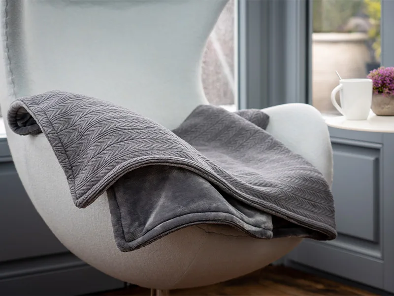 Medisana HB 680 cuddly heating ceiling cuddly ceiling in the knitting pattern with automatic switch-off washable gray 3 temperature levels 160 x 120 cm 2-color transition optics - Strick-Heizdecke HB 680