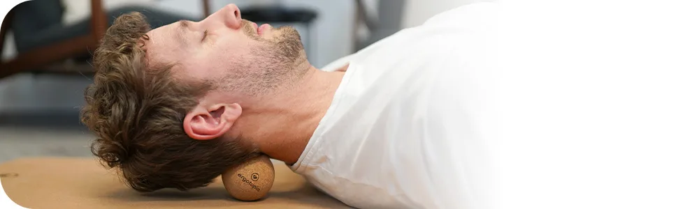 Echotopia fascia ball made of antibacterial & durable cork environmentally friendly massage ball for the targeted self -massage of trigger points & tension - ergotopia
