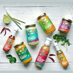 Yai's Thai Pad Thai Sauce 12 Ounce Bottle - product information 2
