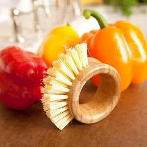 Full Circle The Ring Fruit and Vegetable 2 in 1 Fruit & Vegetable Cleaning Brush, Small (Pack of 1), White - product information 2
