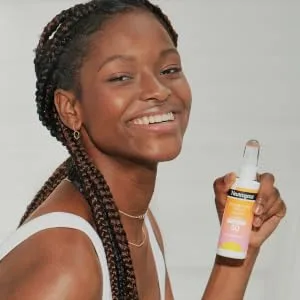 Neutrogena Invisible Daily Defense Face Mist, Broad Spectrum SPF 50 Sunscreen, Oxybenzone-Free, Sun & Environmental Aggressor Protection, Antioxidant Complex, 3.4 fl. Oz - invisible on all skin tones