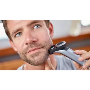 PHILIPS Norelco OneBlade Pro Kit, Hybrid Electric Trimmer and Shaver, QP6520 + OneBlade Body Kit, 3 pieces, Black, 1 Count - product information 5